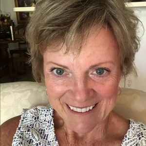 Meet your Posher, Dee